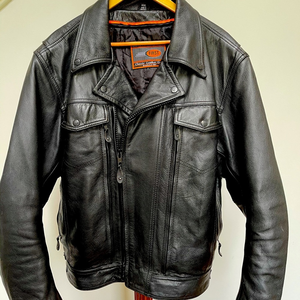 EUC Mens leather motorcycle jacket